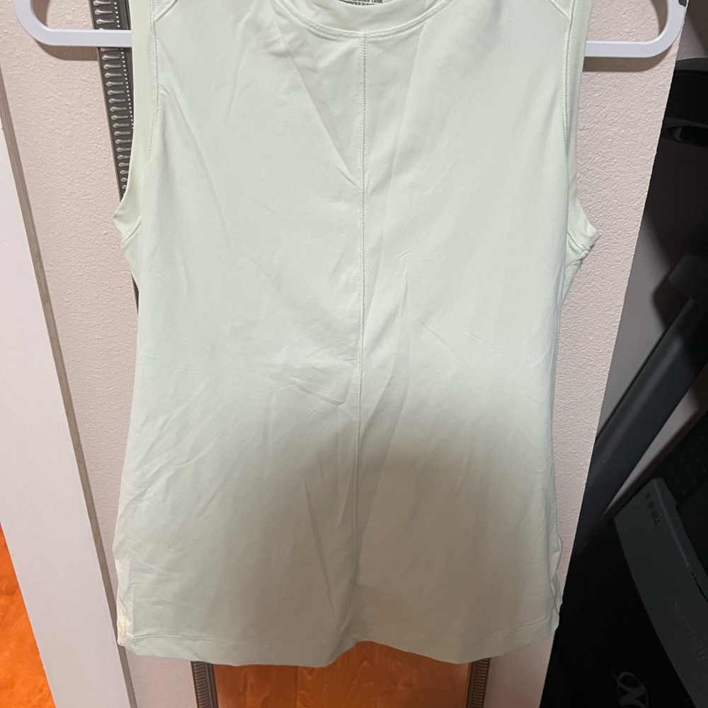 athleta tank - Picture 2 of 4